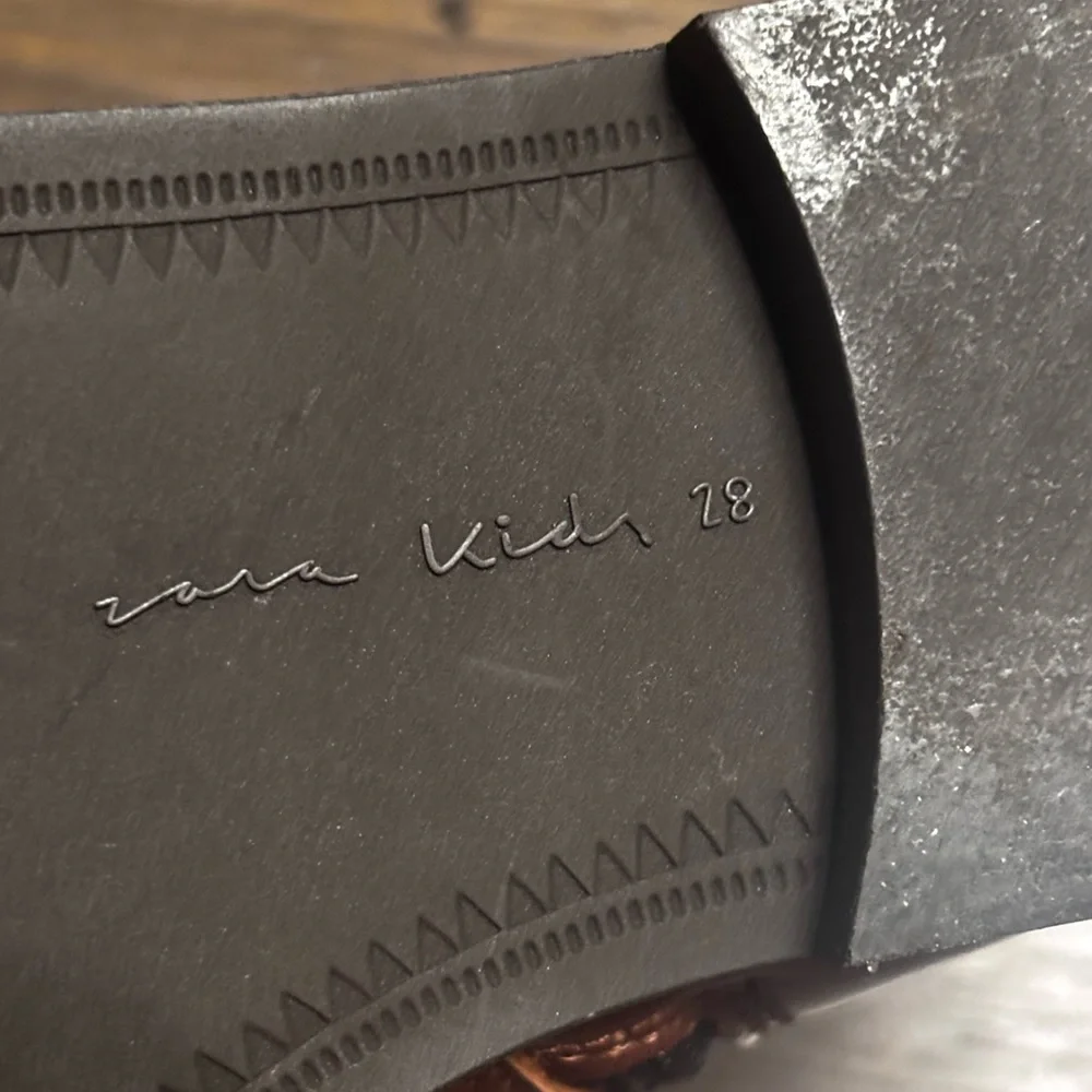 Zara girls Brown Leather Ankle Boots size 28/10
